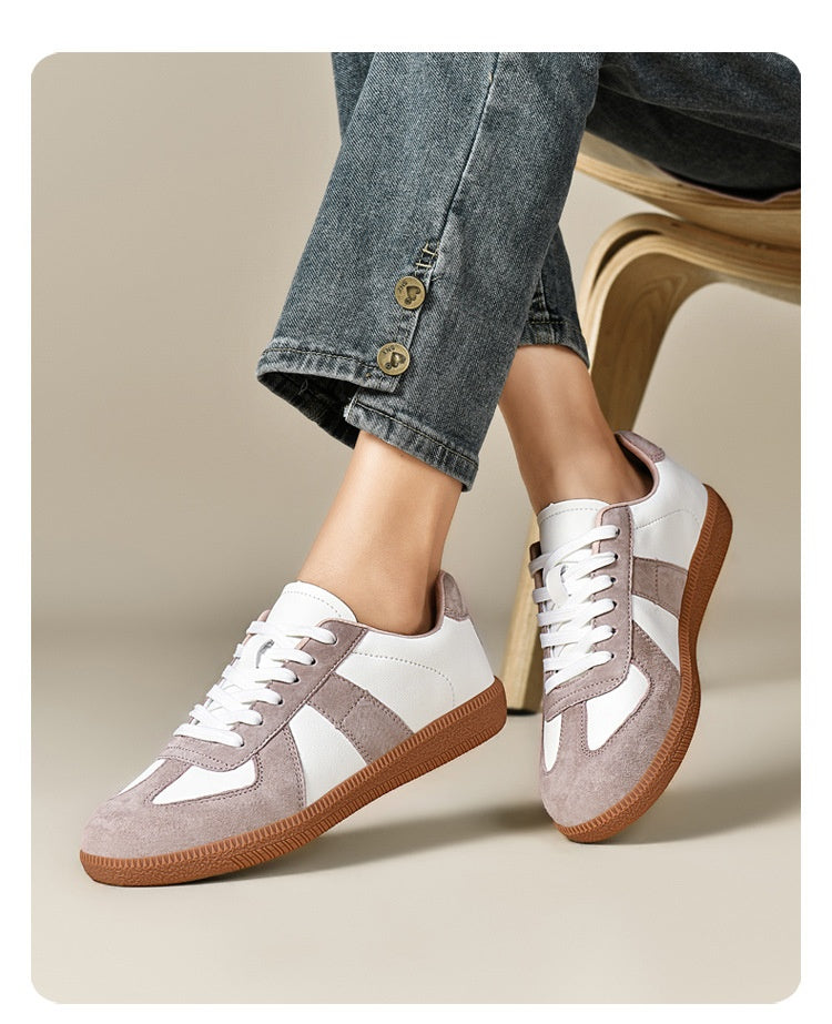 Retro Sneakers made of Canvas and Leather