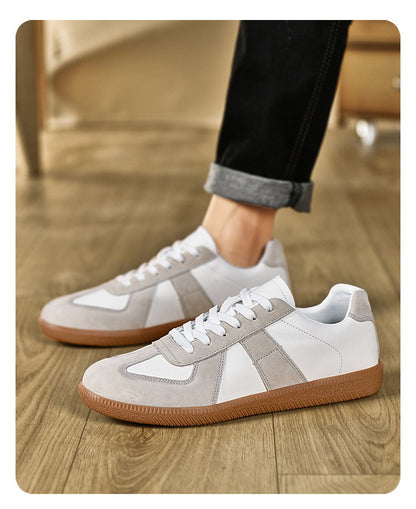Retro Sneakers made of Canvas and Leather